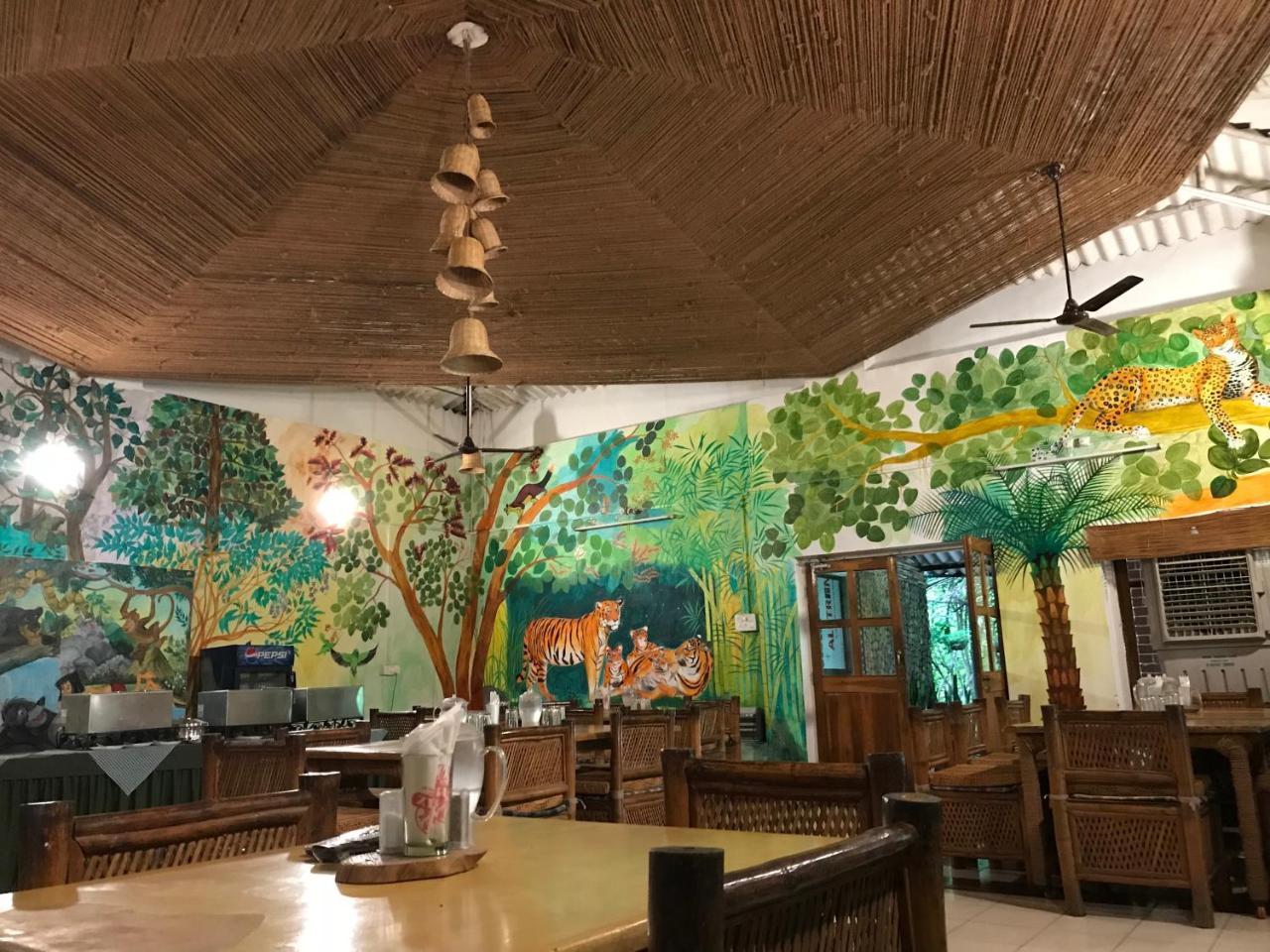 Baaz Jungle Resort Khawāsa Eksteriør bilde